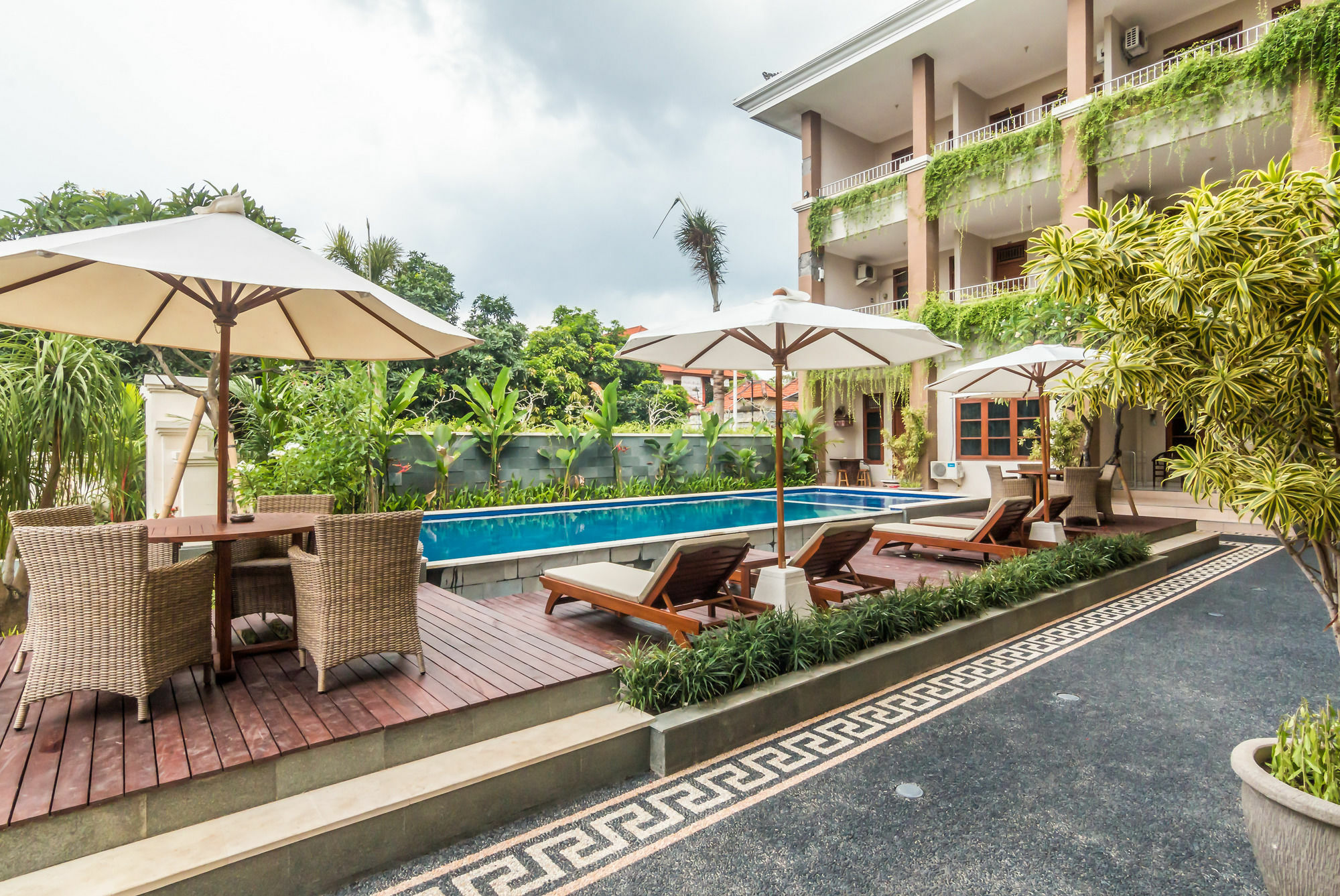Zen Rooms Basic Kuta Kubu Anyar Bagian luar foto